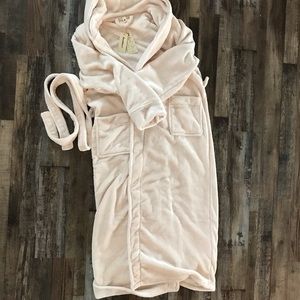NWT❗️Ultra Plush Rose Room Couture Bathrobe